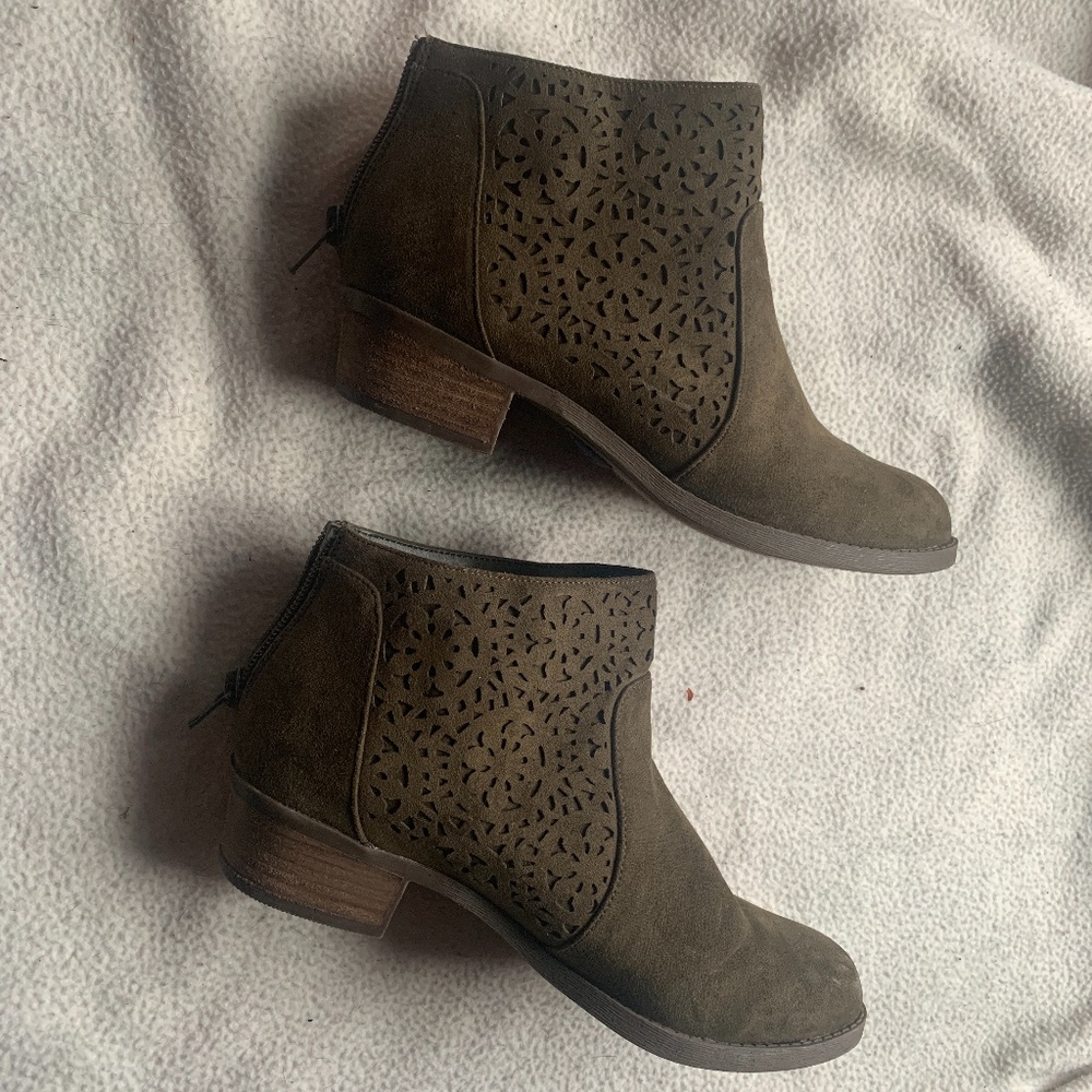 Carlos by Carlos Santana Brett bootie